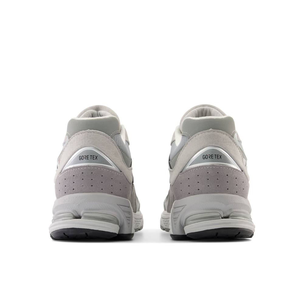New Balance 2002R Gore TEX M2002RXJ / grau