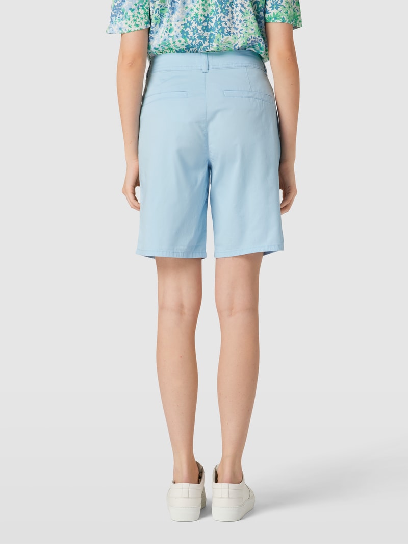 Bermudas mit Eingrifftaschen in hellblau