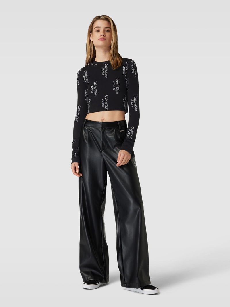 Cropped Stickpullover mit Allover-Label-Muster in black