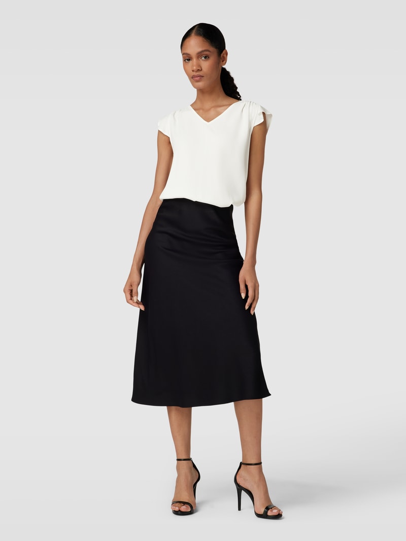 Blusenshirt mit V-Ausschnitt in offwhite