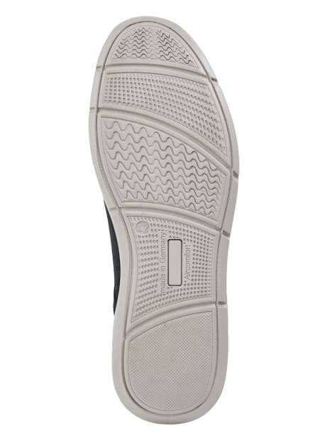 Schnürschuh in harmonischer Farbkomination