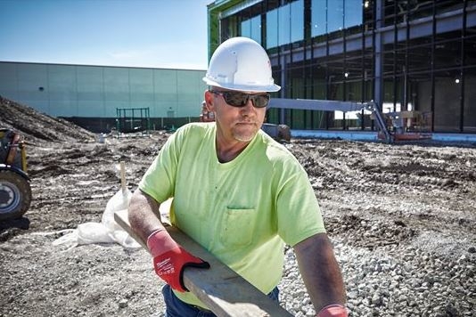 Milwaukee Zubehör 4932471884 Getönte Hochleistungs-Schutzbrille - 1 Stück