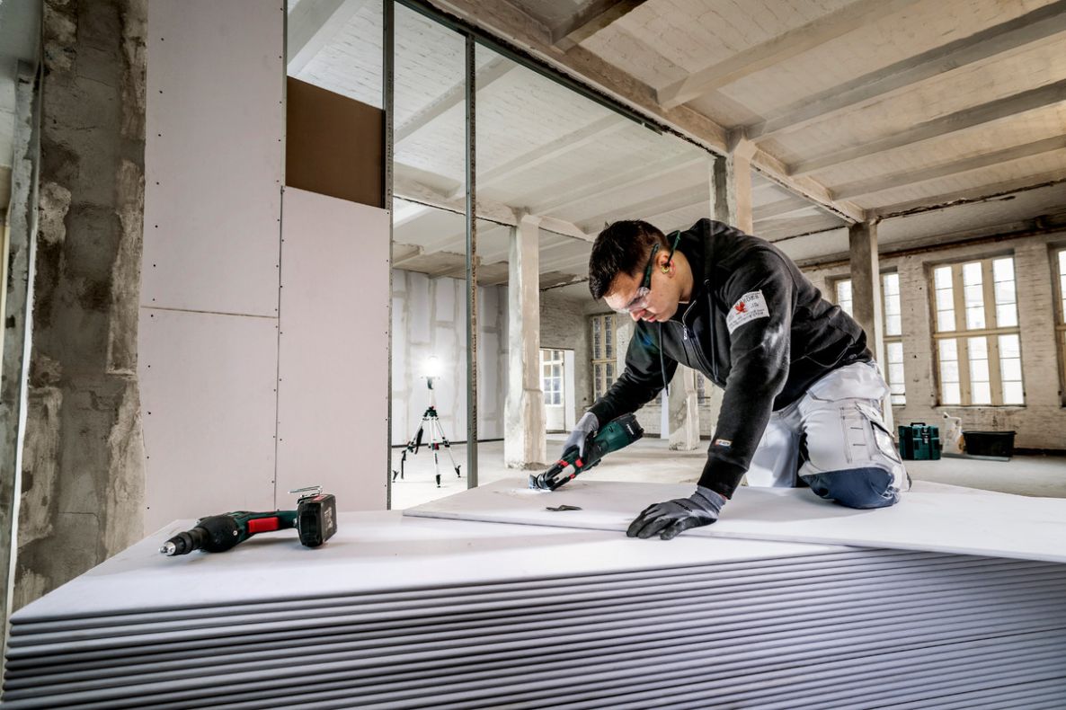 Metabo 613021890 MT 18 LTX akkus multiszerszám 18V akkumulátor és töltő nélkül, dobozban