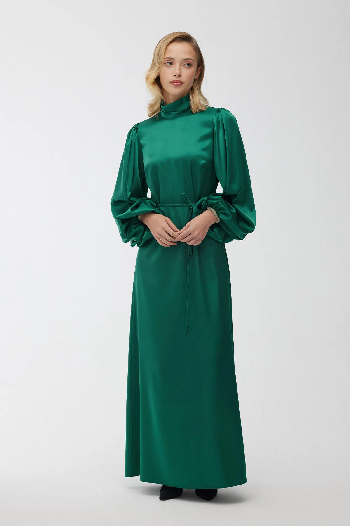 Manuka  Abendkleid aus Satin mit Ballonärmeln Smaragdgrün