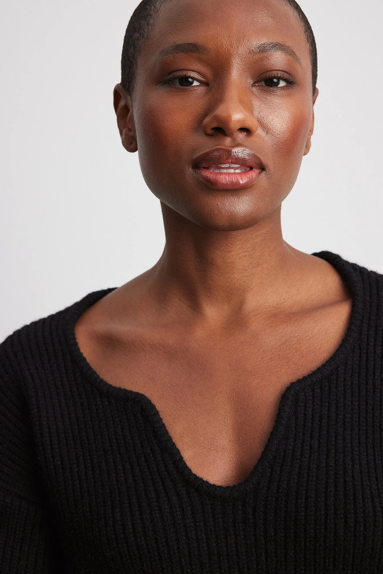 Boxy-Strickpullover mit Kragendetail