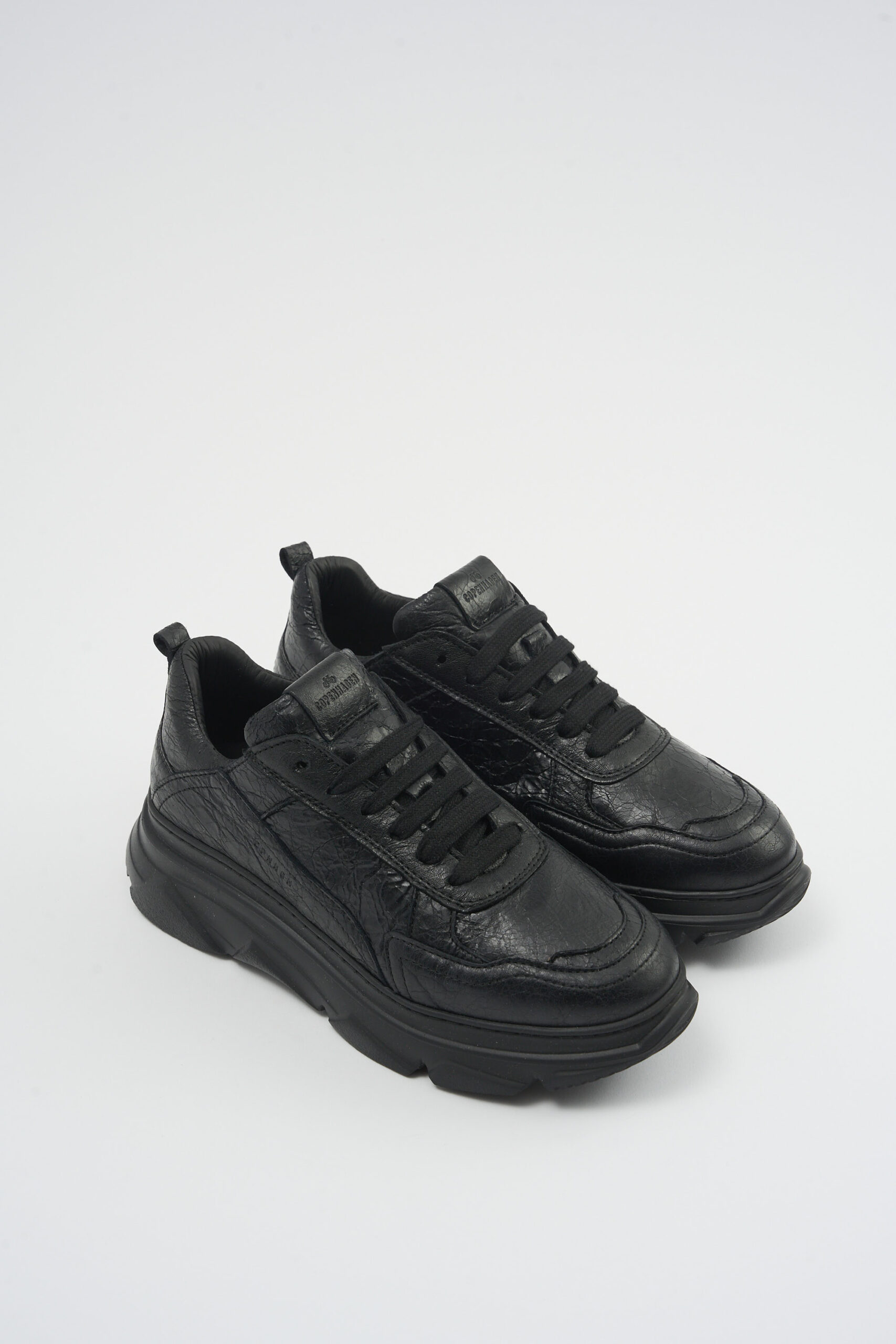 CPH40 cracked vitello black