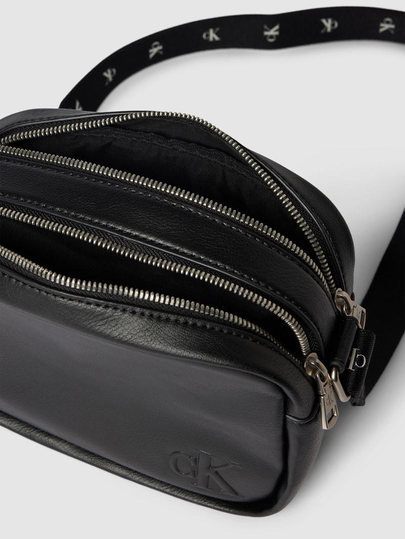 Camera Bag mit Label-Details Modell 'ULTRALIGHT' in black