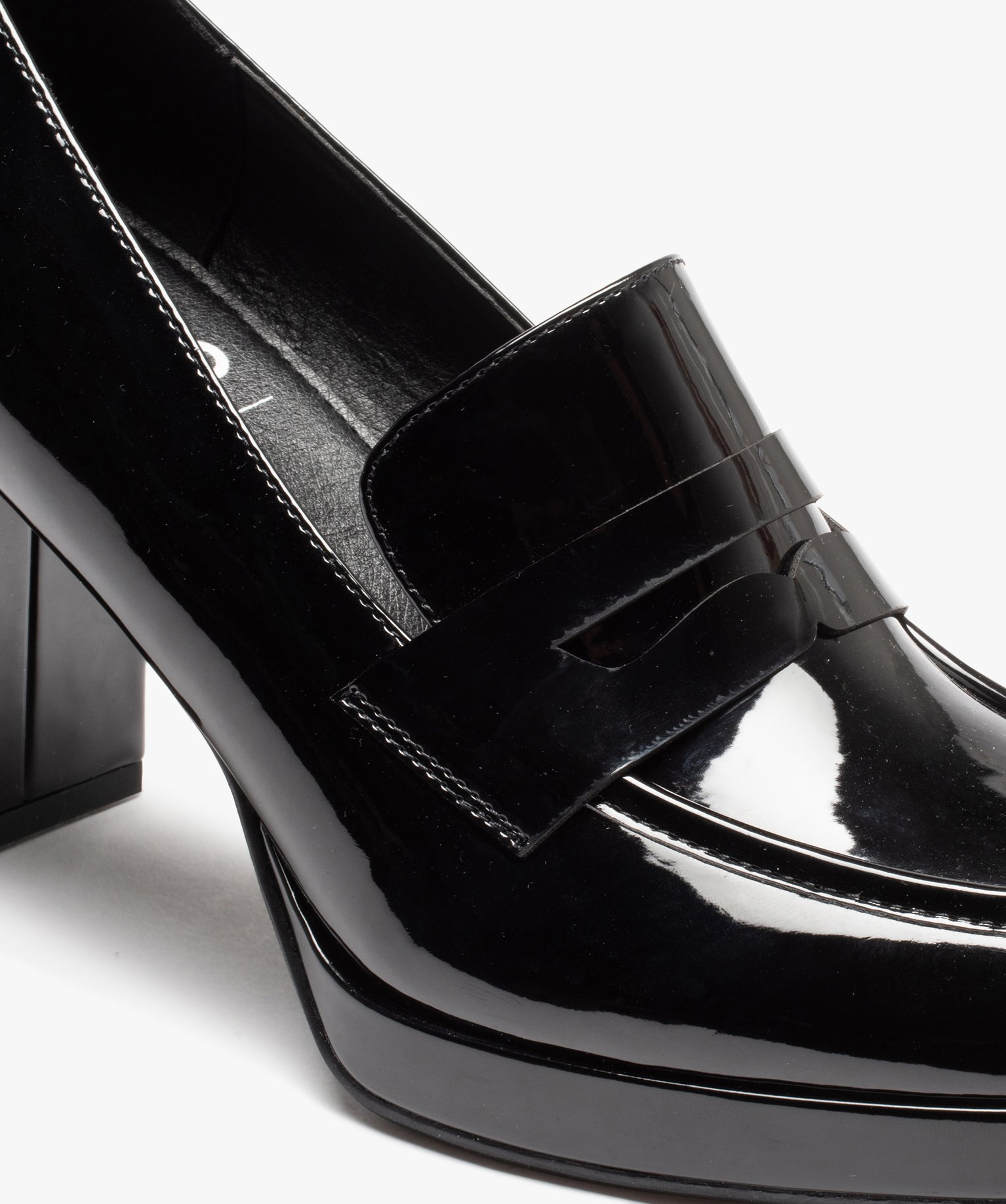 Mocassins femme vernis à talon haut noir | GEMO