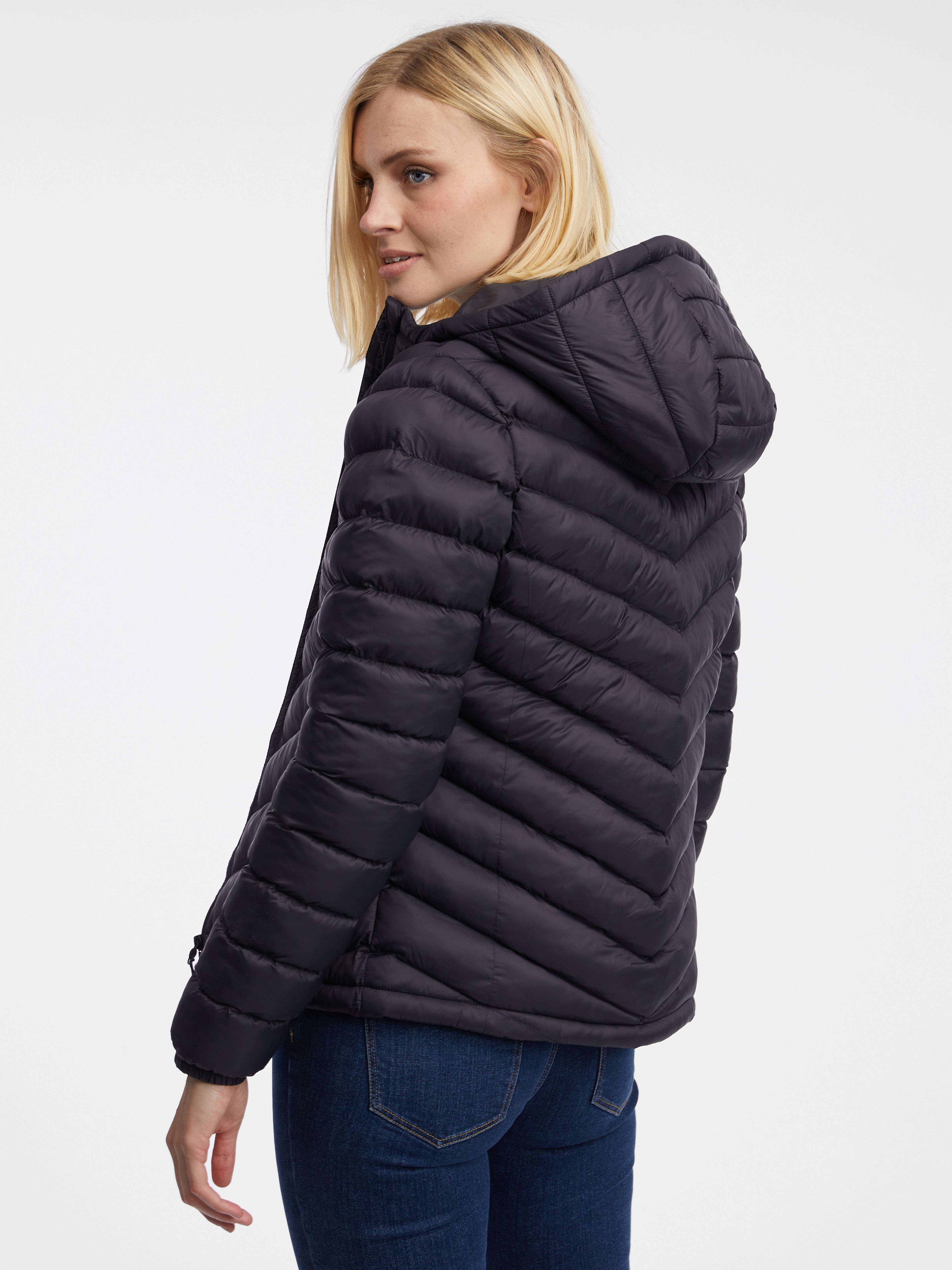 Schwarze Damen-Steppjacke ORSAY
