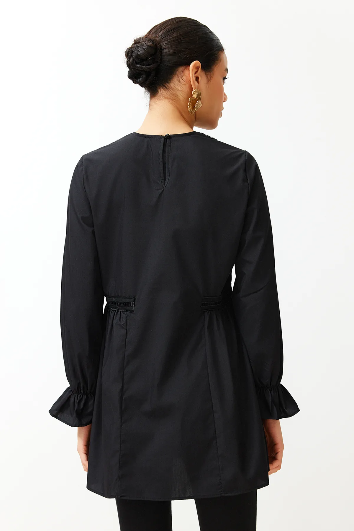 Trendyol Modest  Schwarze Tunika aus gewebter Baumwolle mit Kragendetail TCTSS24UK00001