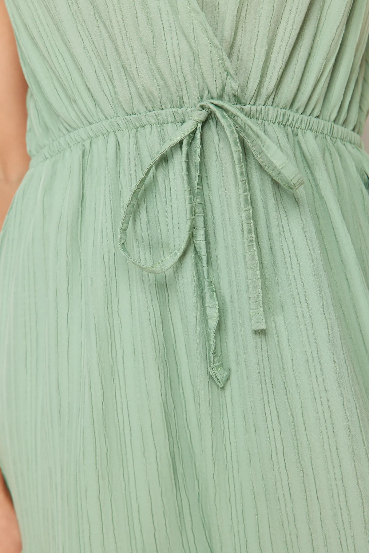 Trendyol Collection  Grünes, gewebtes, gerafftes Maxi-Strandkleid TBESS24EL00089