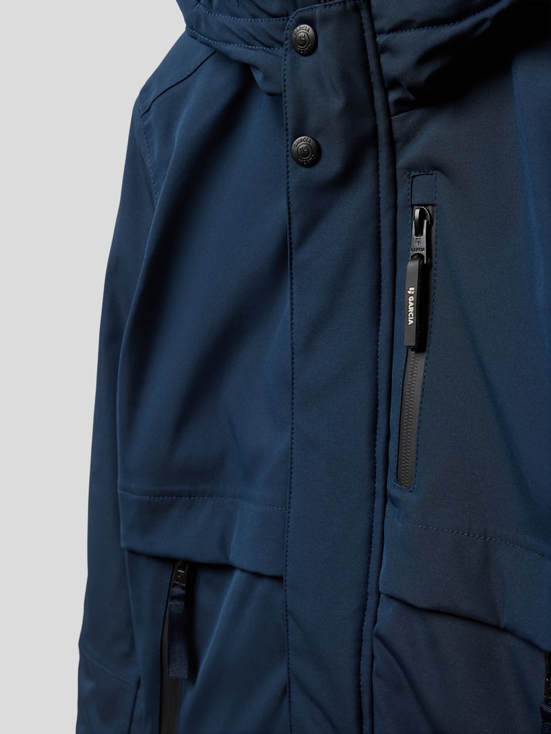 Softshell-Jacke mit Kapuze in blau