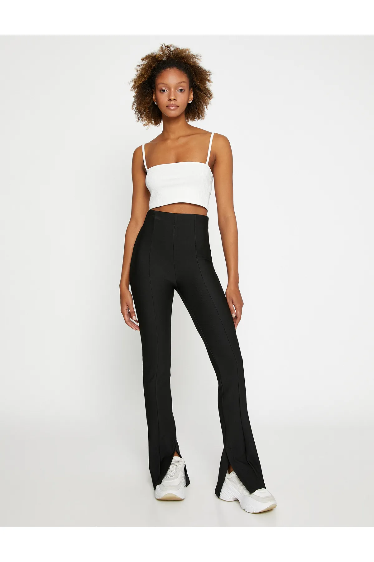Koton  Hose mit ausgestelltem Bein, hoher Taille und detailliertem Schlitz
