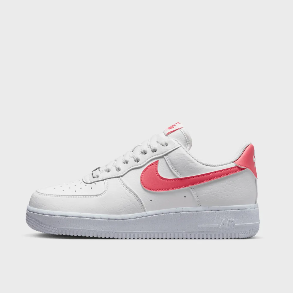 Nike Air Force 1 07 SE DV3808-100 / weiss