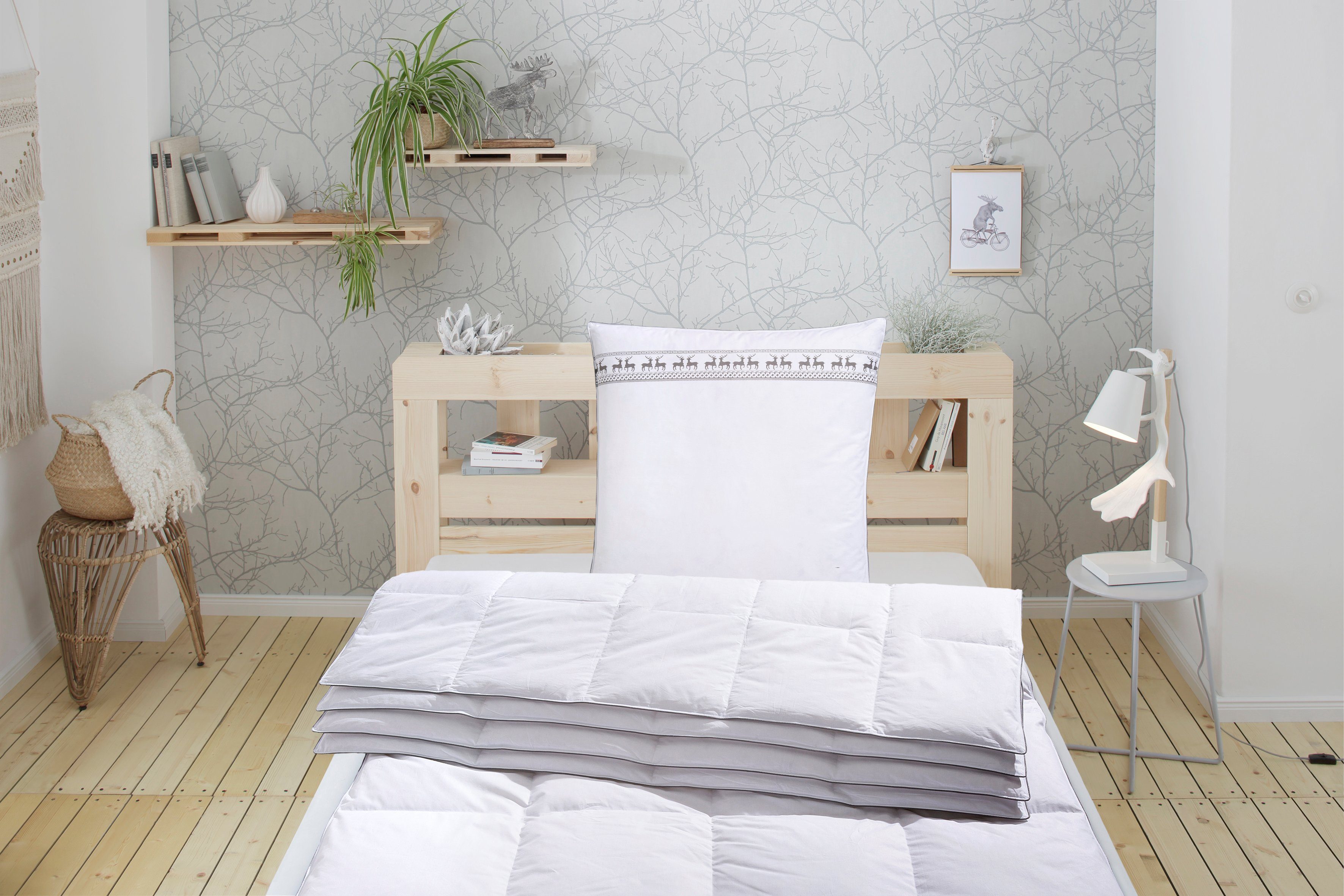 Federkissen Finja, Älgdröm, Füllung: 90% Federn & 10% Daunen, Bezug: Baumwolle, mit skandinavischen Design!