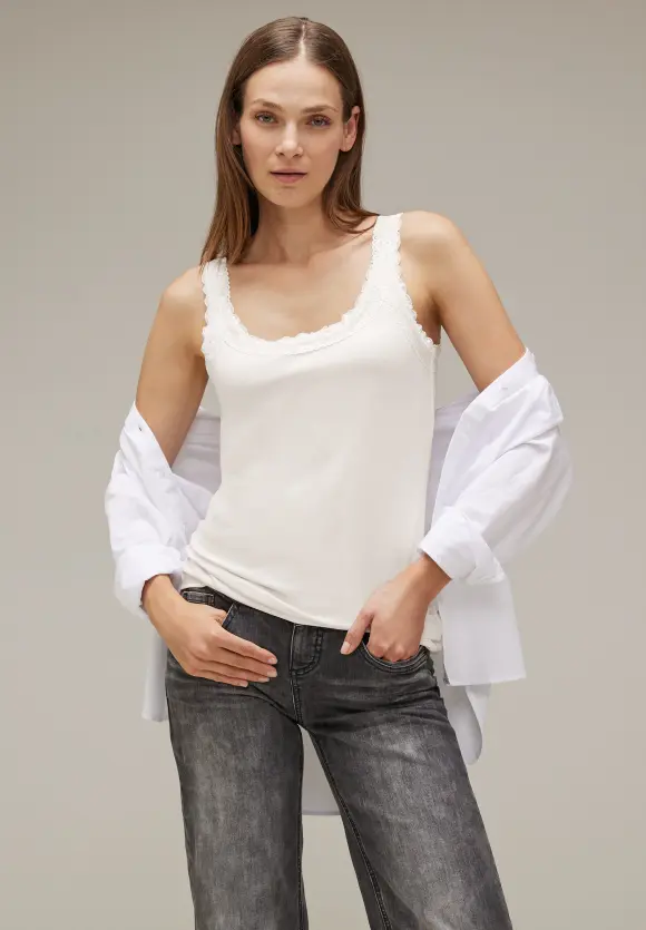 Street One Top mit Spitzendetail