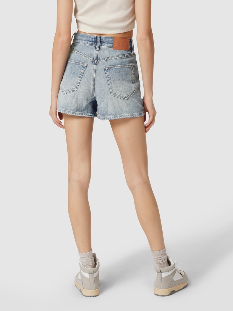 Jeansshorts mit Label-Patch in jeans
