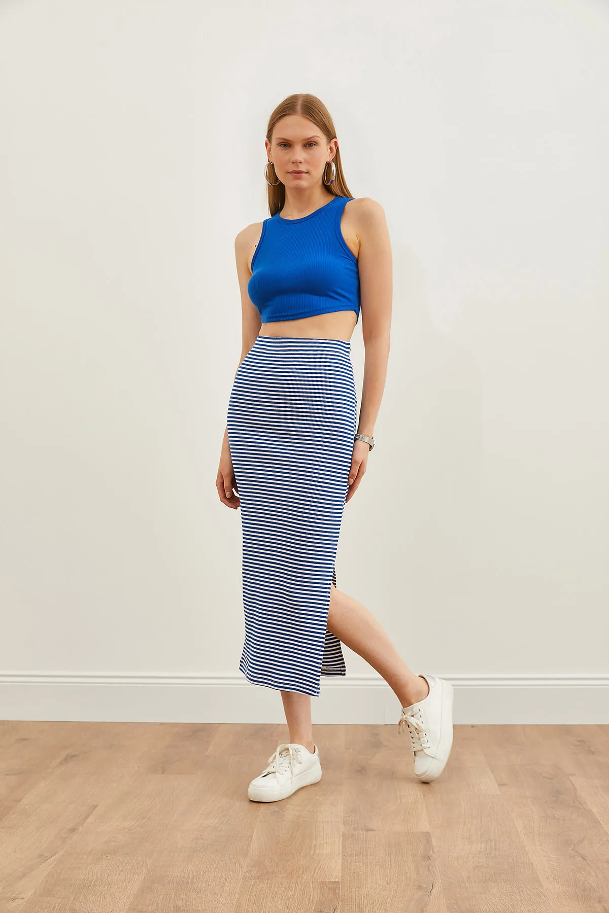 Olalook  Blauer gestreifter Lycra-Midirock mit Schlitz für Damen von Saks ETK-19000242