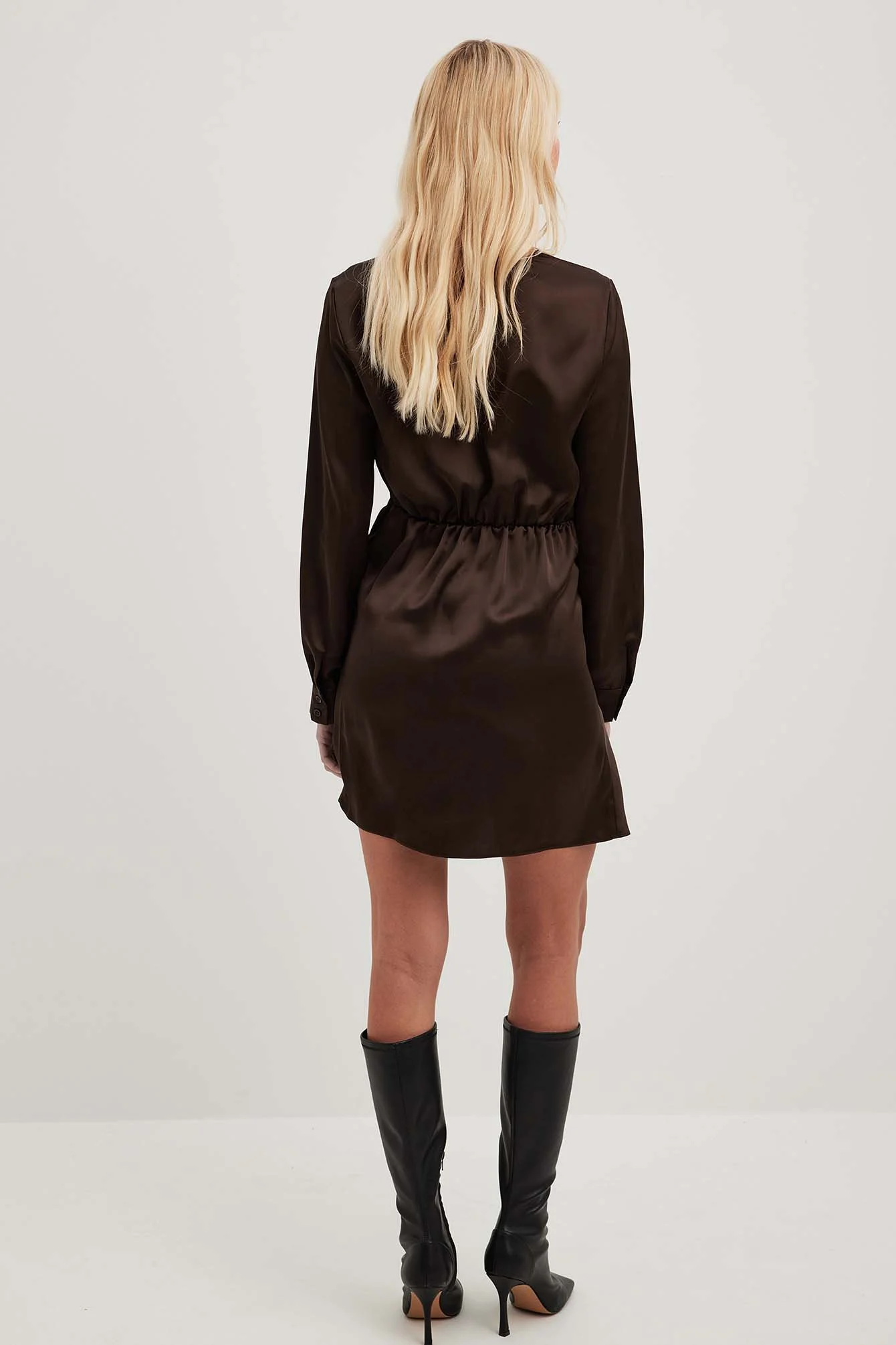 Hemdblusenkleid mit verdrehter Front