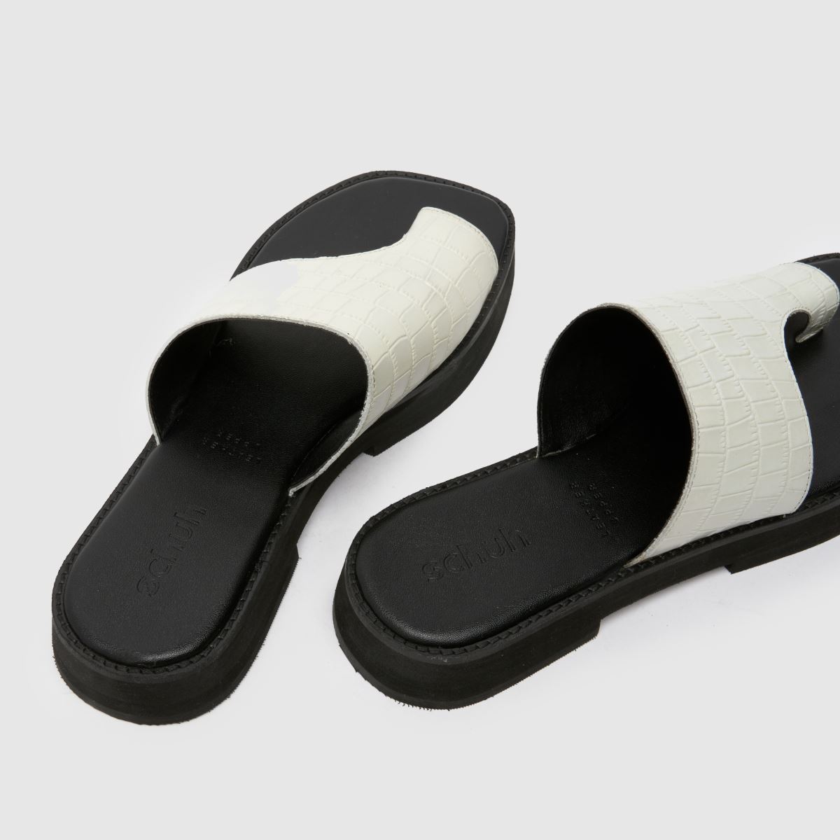 Schuh Tori vastag krokodilbőr szandál fehér színben