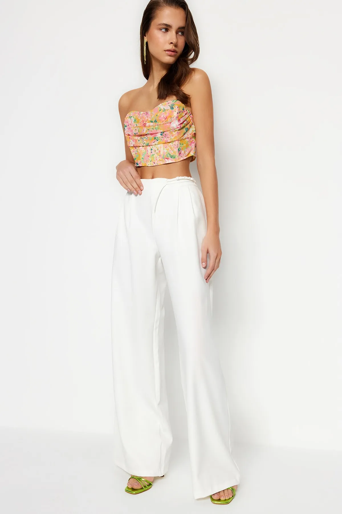 Trendyol Collection  Ecru gefütterte gewebte Brauthose TPRSS23PL00021