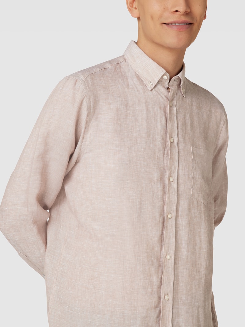 Freizeithemd mit Button-Down-Kragen in sand