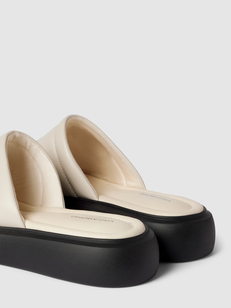 Pantoletten mit breitem Riemen in offwhite