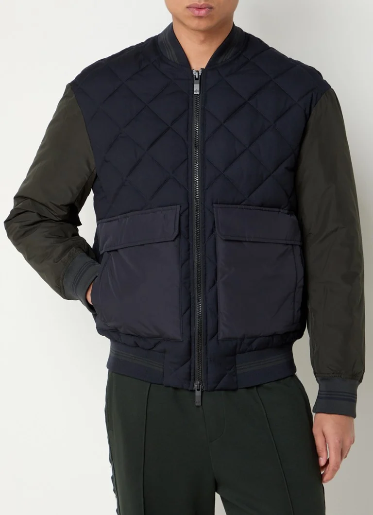 Jachetă bomber matlasată Armani Exchange cu model matlasat și buzunare cu clapă.