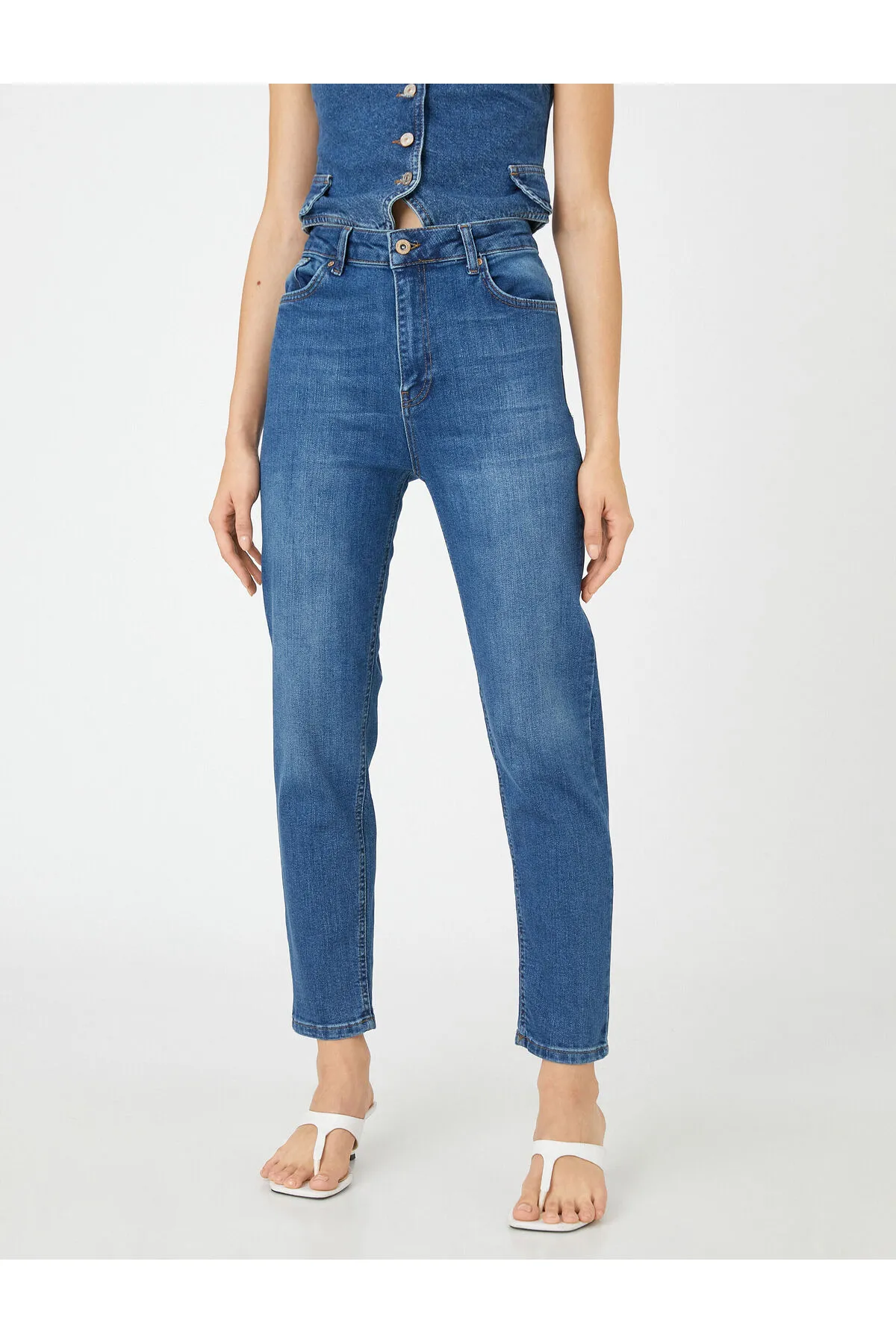 Koton  Jeans mit hoher Taille und schmaler Passform – Mom Slim Jeans