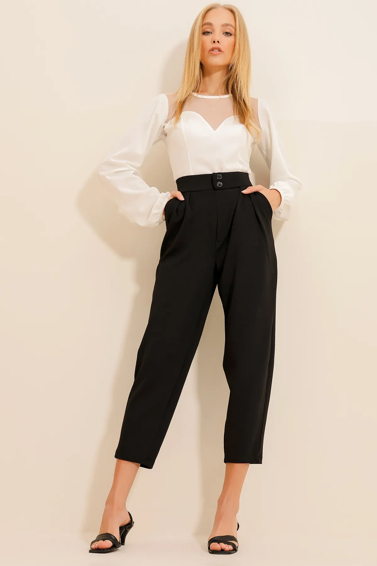 Trend Alaçatı Stili  Schwarze Karottenhose mit hoher Taille für Damen ALC-X11148
