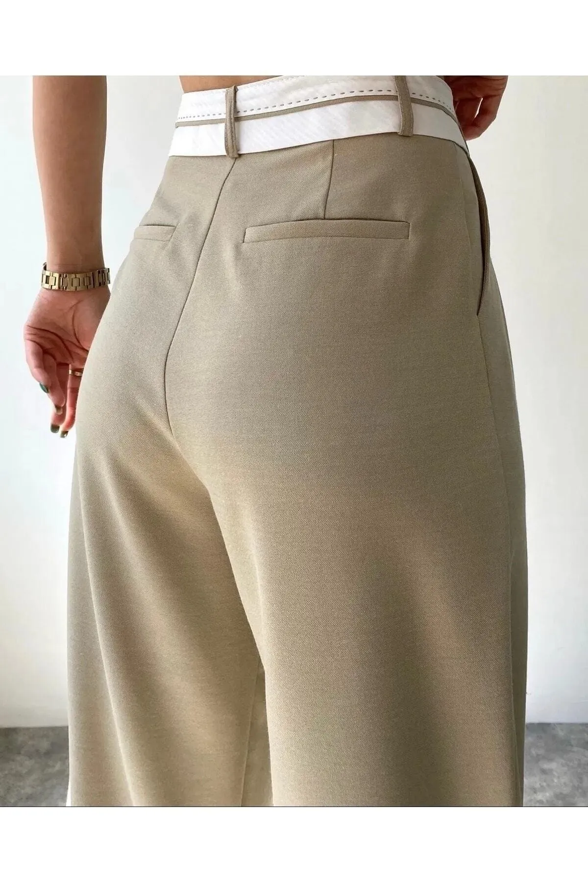 IŞILDA FASHION  Schwarze Palazzo-Hose mit umgekehrtem Gürtel und hoher Taille für Damen