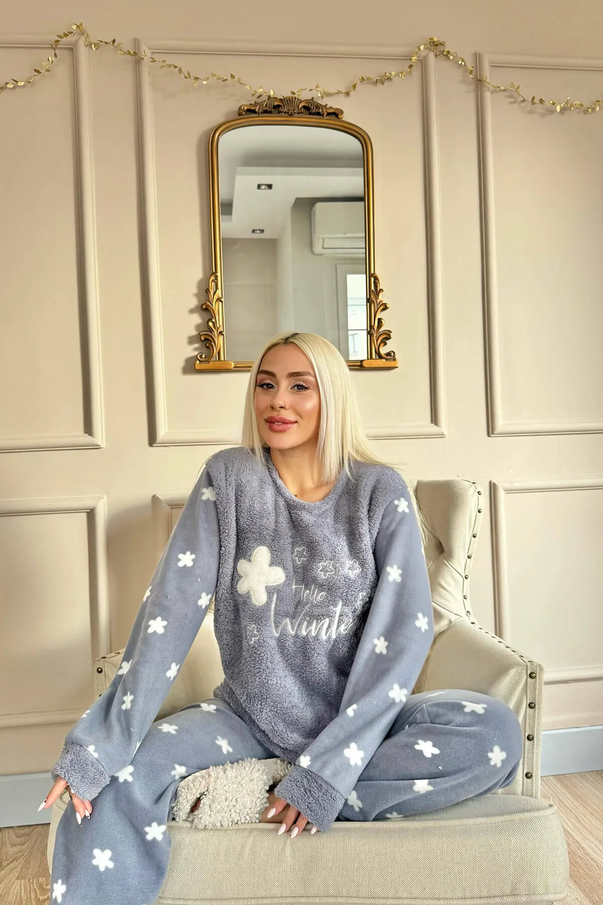 Pijamaevi  Indigo Hello Winter gemustertes Plüsch-Pyjama-Set für Damen