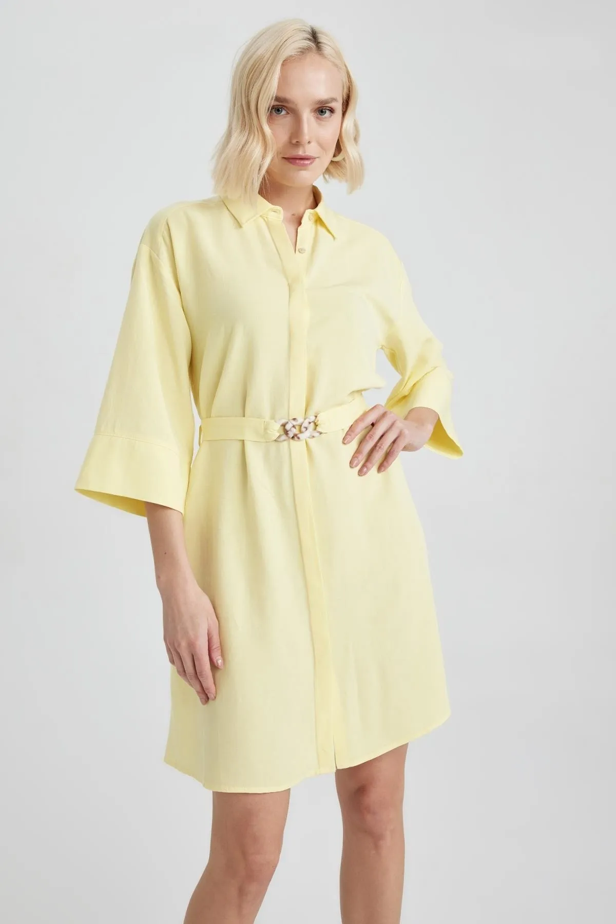 DeFacto  Minikleid aus Leinenmischung mit Hemdkragen und halblangen Ärmeln A4287ax23sm