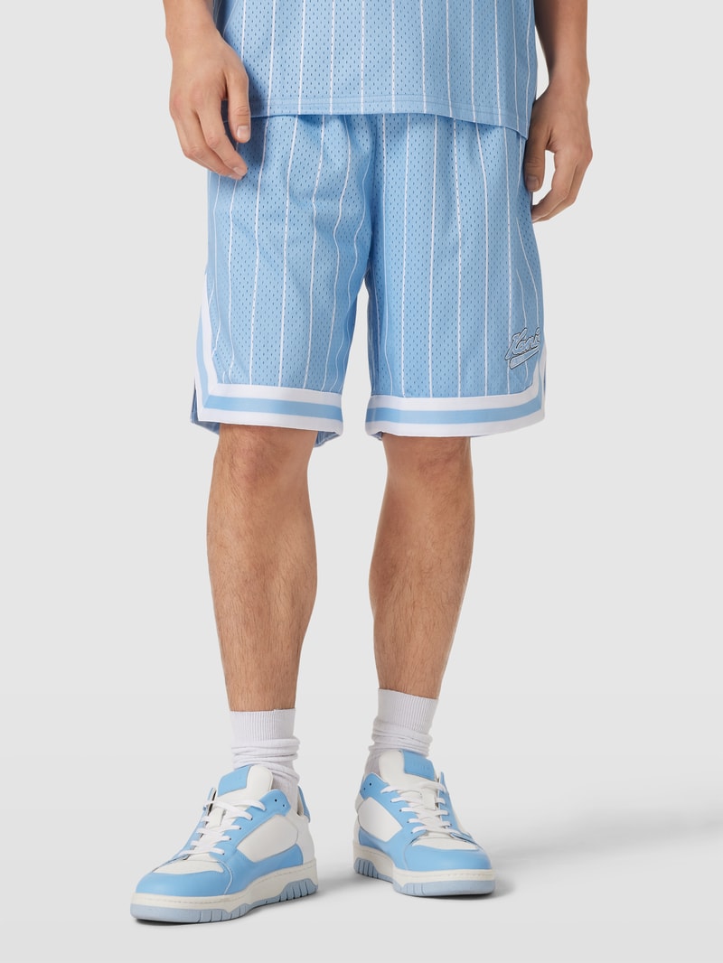Sweatshorts mit Label-Patch Modell 'Varsity' in hellblau