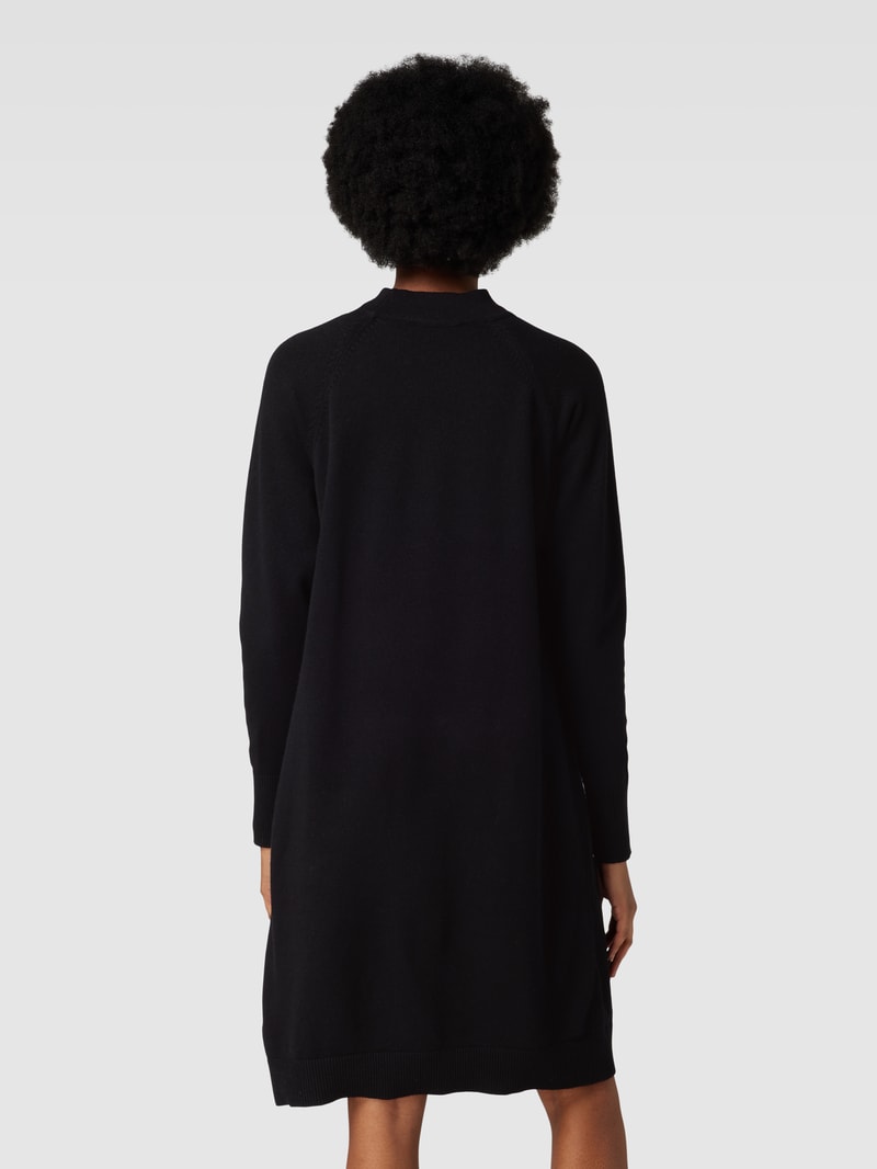 Knielanges Strickkleid mit Turtleneck in schwarz