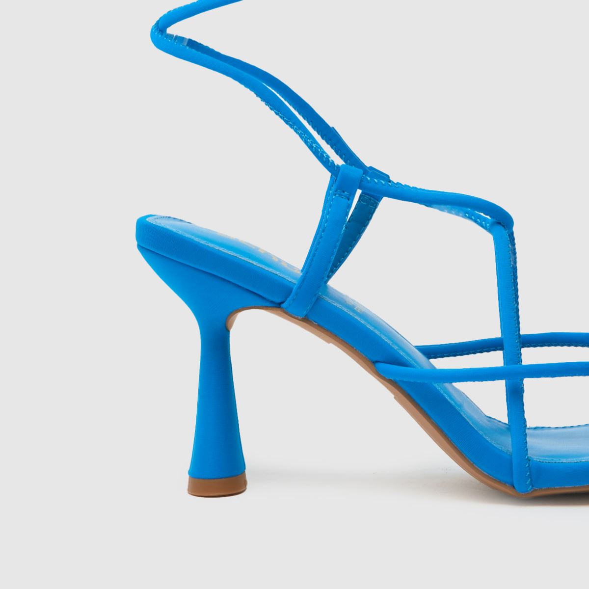 Schuh Sigrid pántos, szögletes orrú, kék színű magassarkú