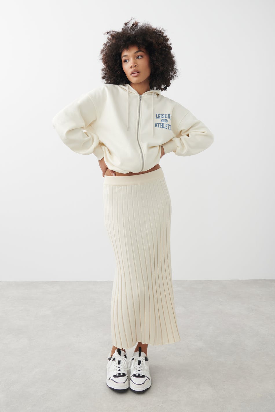 Ribbed knitted skirt
