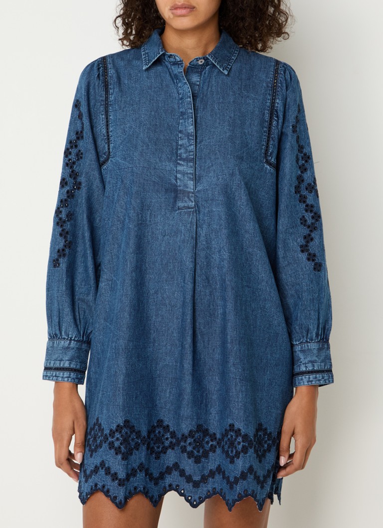 Abito tunica in chambray di Fernanda de Rails, impreziosito da ricami.