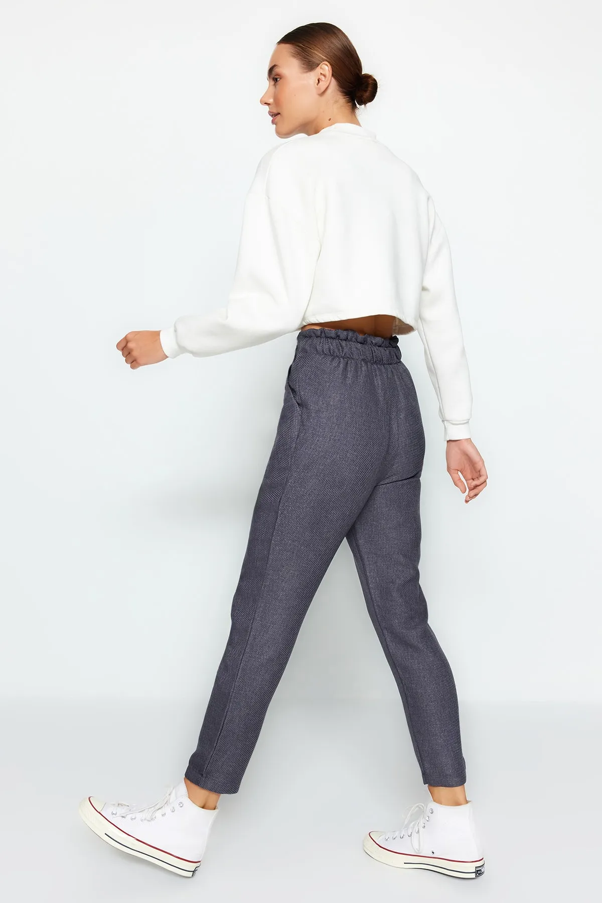 Trendyol Collection  Anthrazitfarbene, gewebte Zigarettenhose TWOAW21PL0316