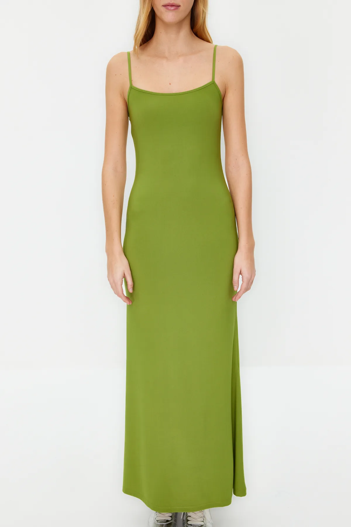 Trendyol Collection  Grünes, tailliertes/tailliertes Träger-Maxi-Bleistiftkleid aus flexiblem Strick TWOSS23EL02435