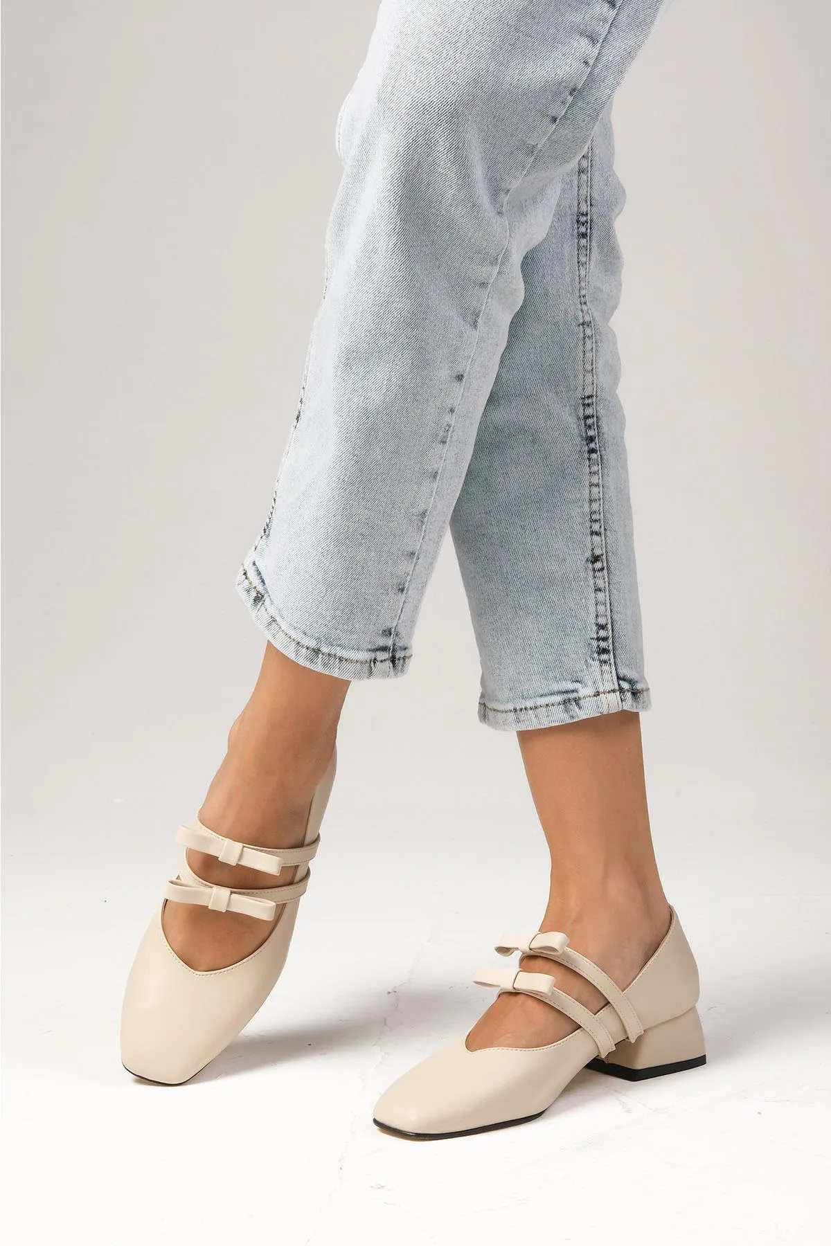 Mio Gusto  Britney Beige Blunt Toe Damenschuhe mit niedrigem Absatz