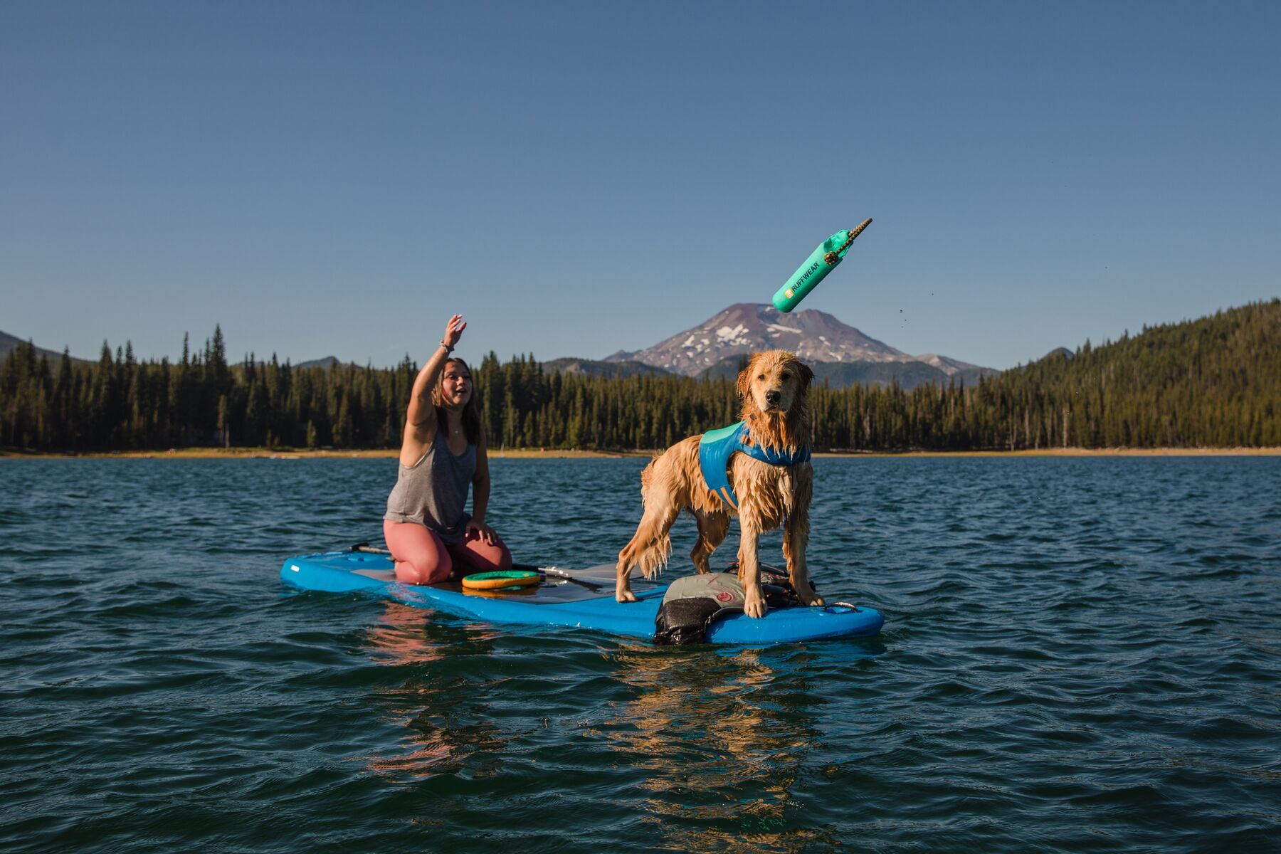 Ruffwear Wasserspielzeug Ruffwear Lunker™ Spielzeug blau/ türkis