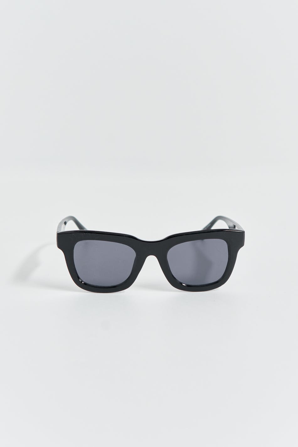 Classic chunky sunglasses
