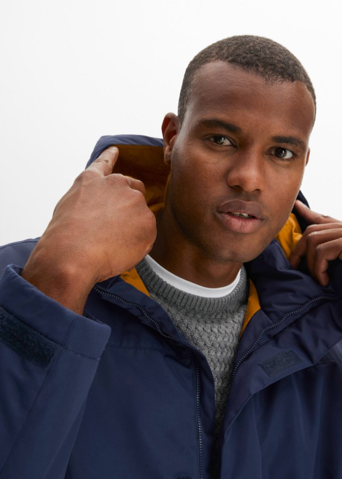 Winterjacke mit Komfortschnitt und recyceltem Polyester