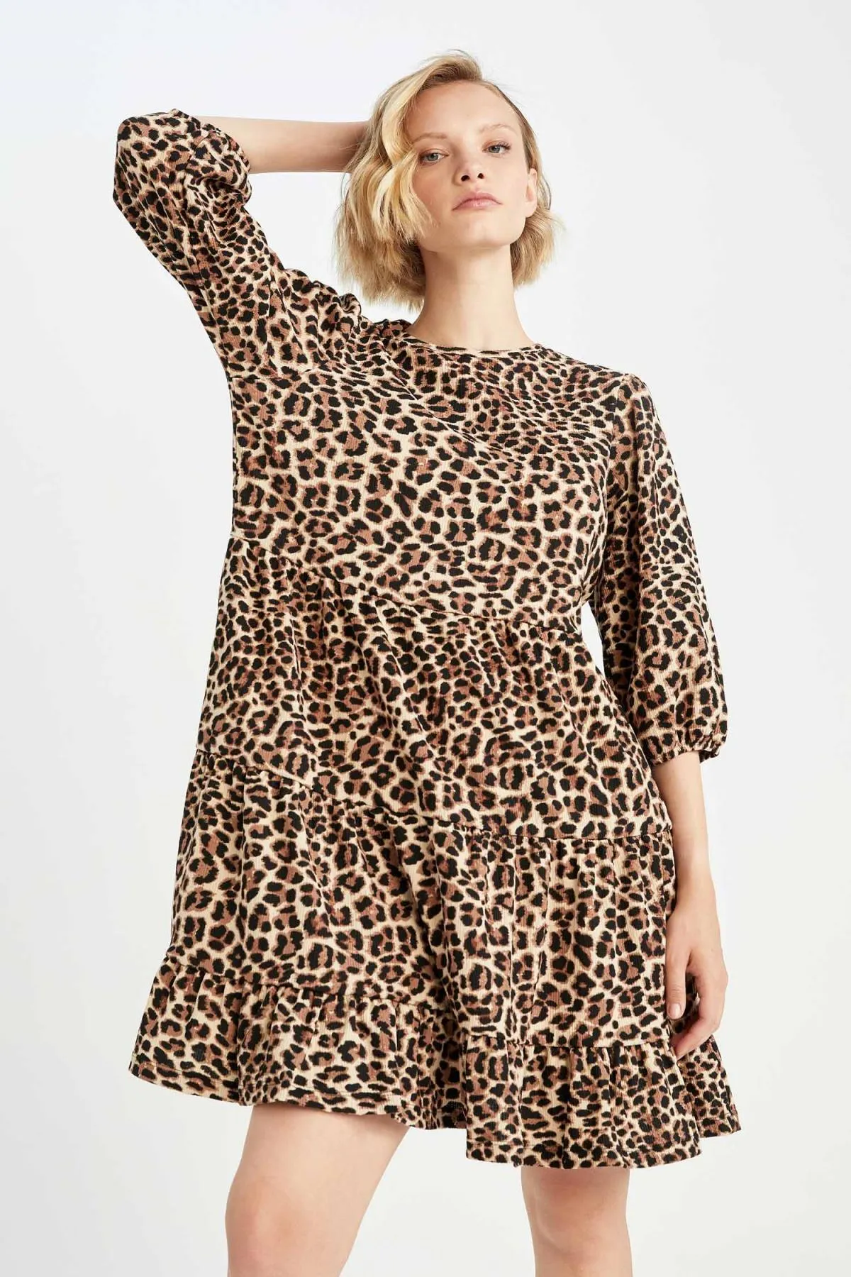 DeFacto  Strukturiertes Minikleid aus Seersucker mit Leopardenmuster und Rundhalsausschnitt und Ballonärmeln Y7044az22hs