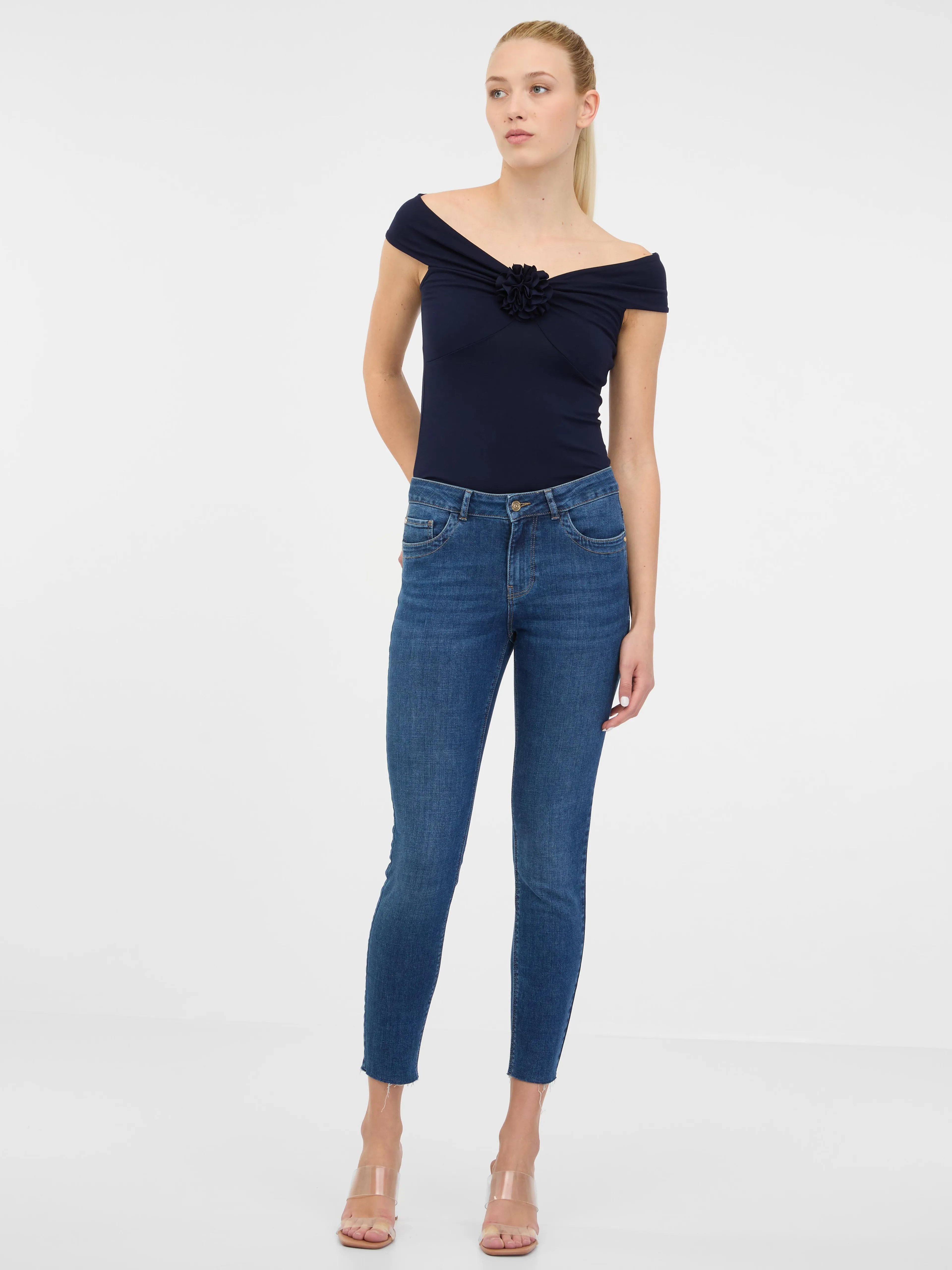 Schwarzes Damen-Kurzarm-T-Shirt mit Applikation ORSAY