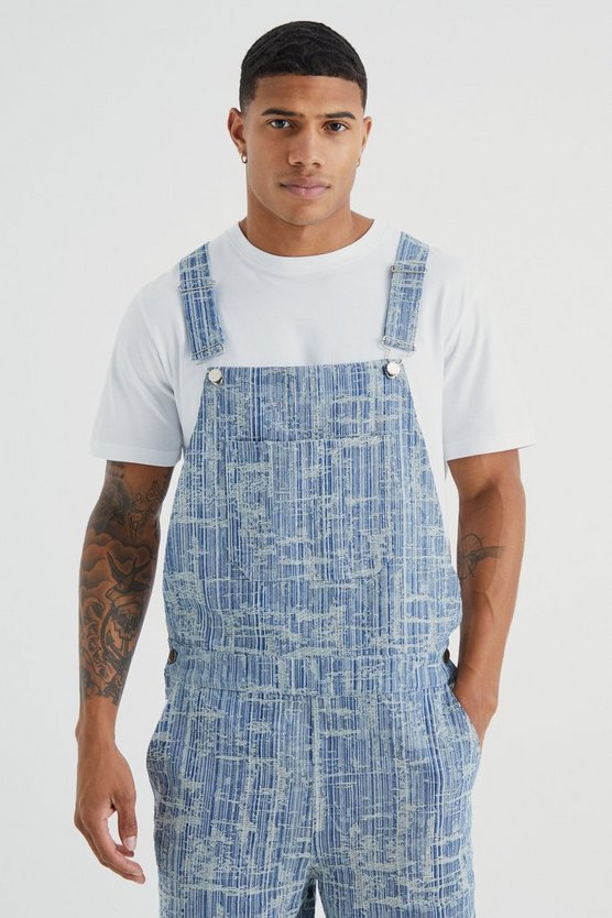 Lockere zerrissene Latzhose
