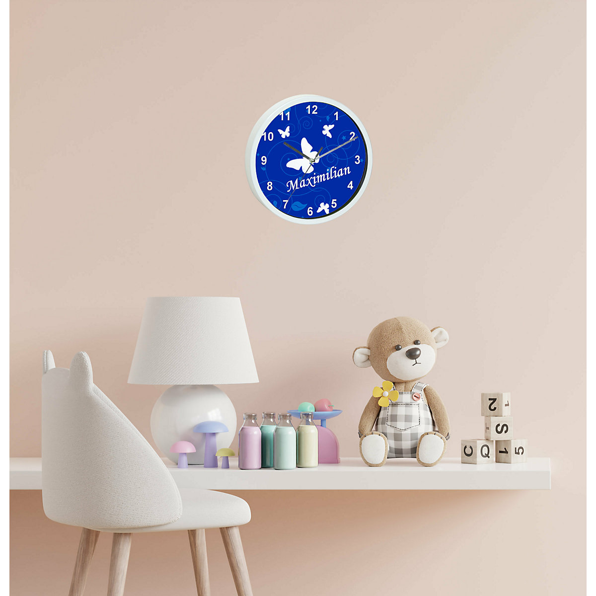 Kinder Wanduhr laufruhig personalisiert mit Name Schmetterling Ornamente blau