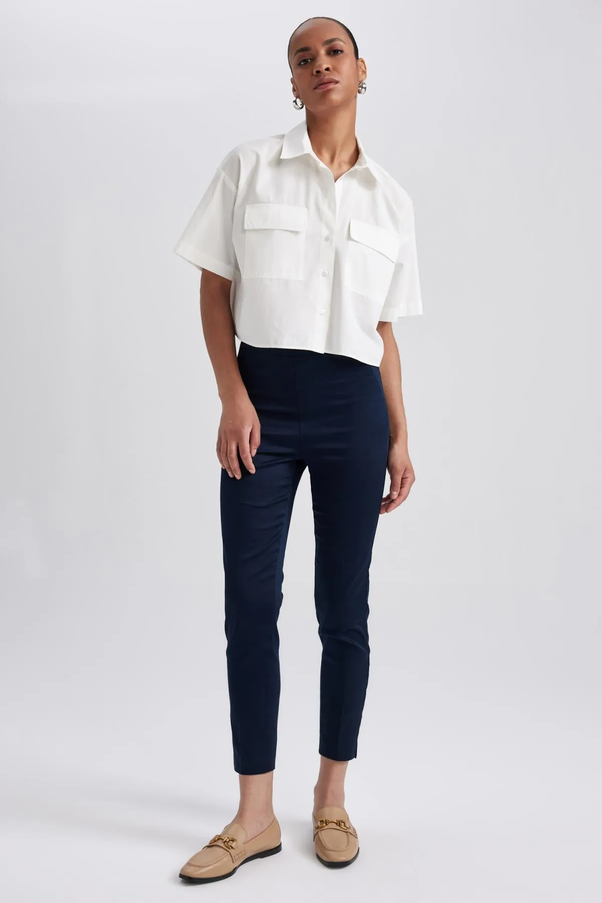 DeFacto  Valentina Sigaret Satinhose mit normaler Taille und geradem Bein J8743az23wn
