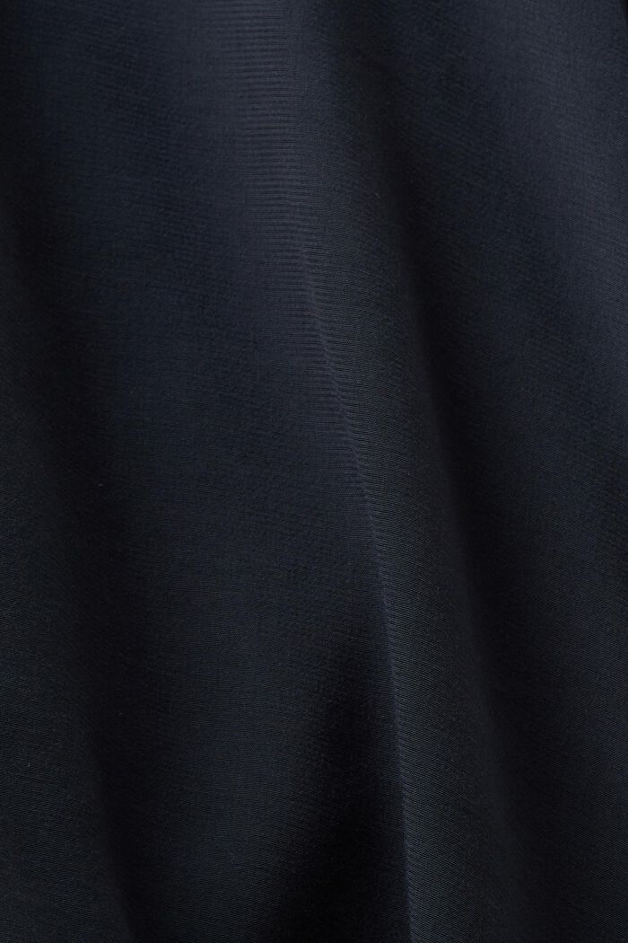 Bluse mit U-Boot-Ausschnitt
